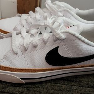 Women Nike court legacy
